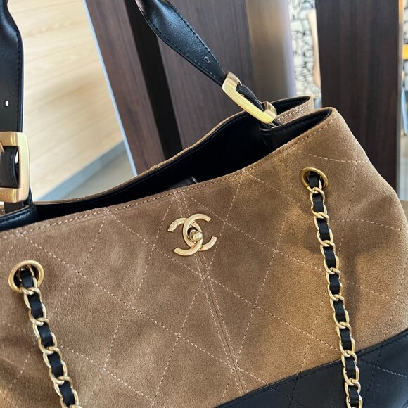 Chanel 25a suede khaki color-block hobo tote small bag - Picture 3 of 8